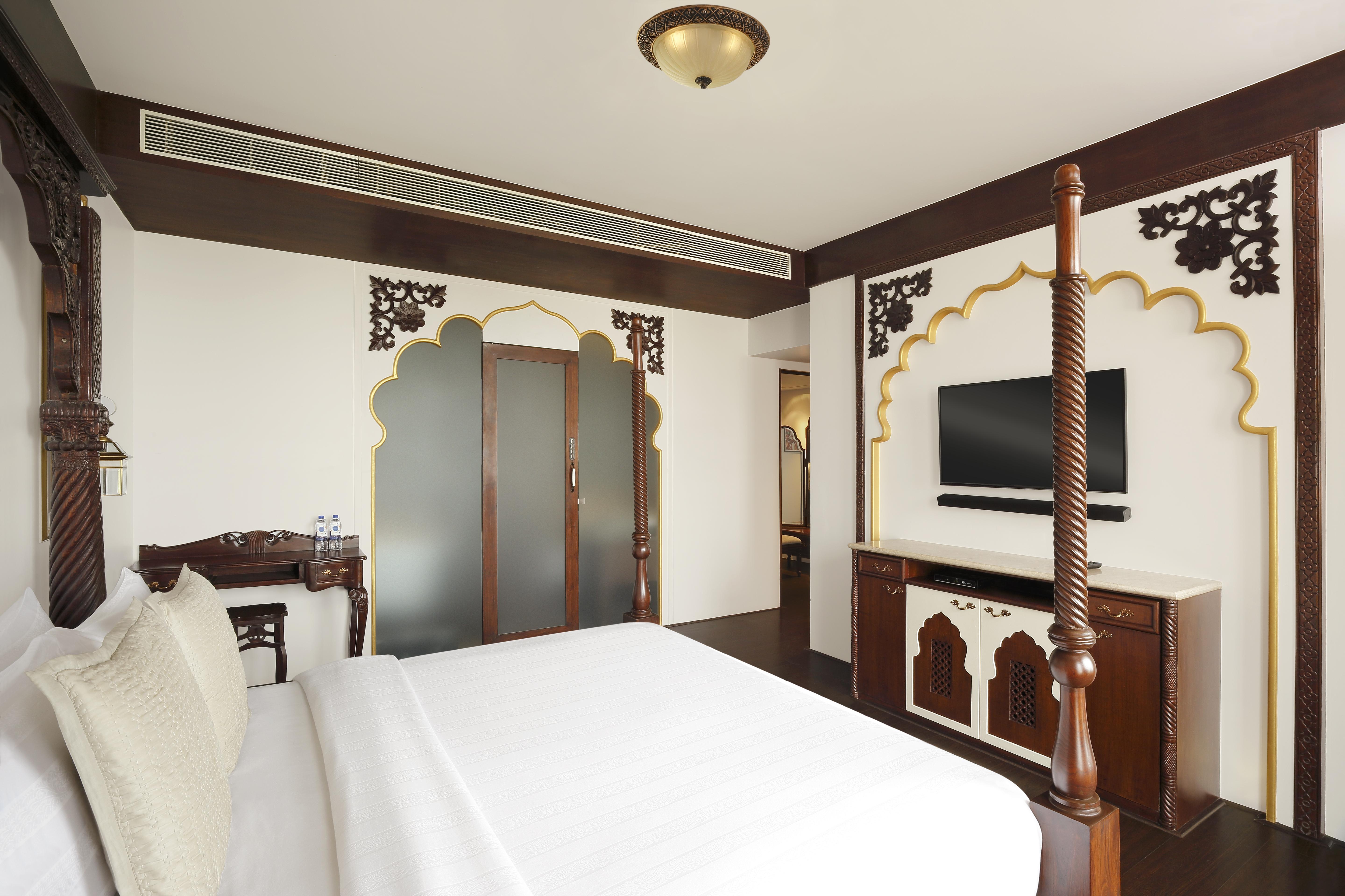Novotel Mumbai Juhu Beach Exteriér fotografie A bedroom in the hotel
