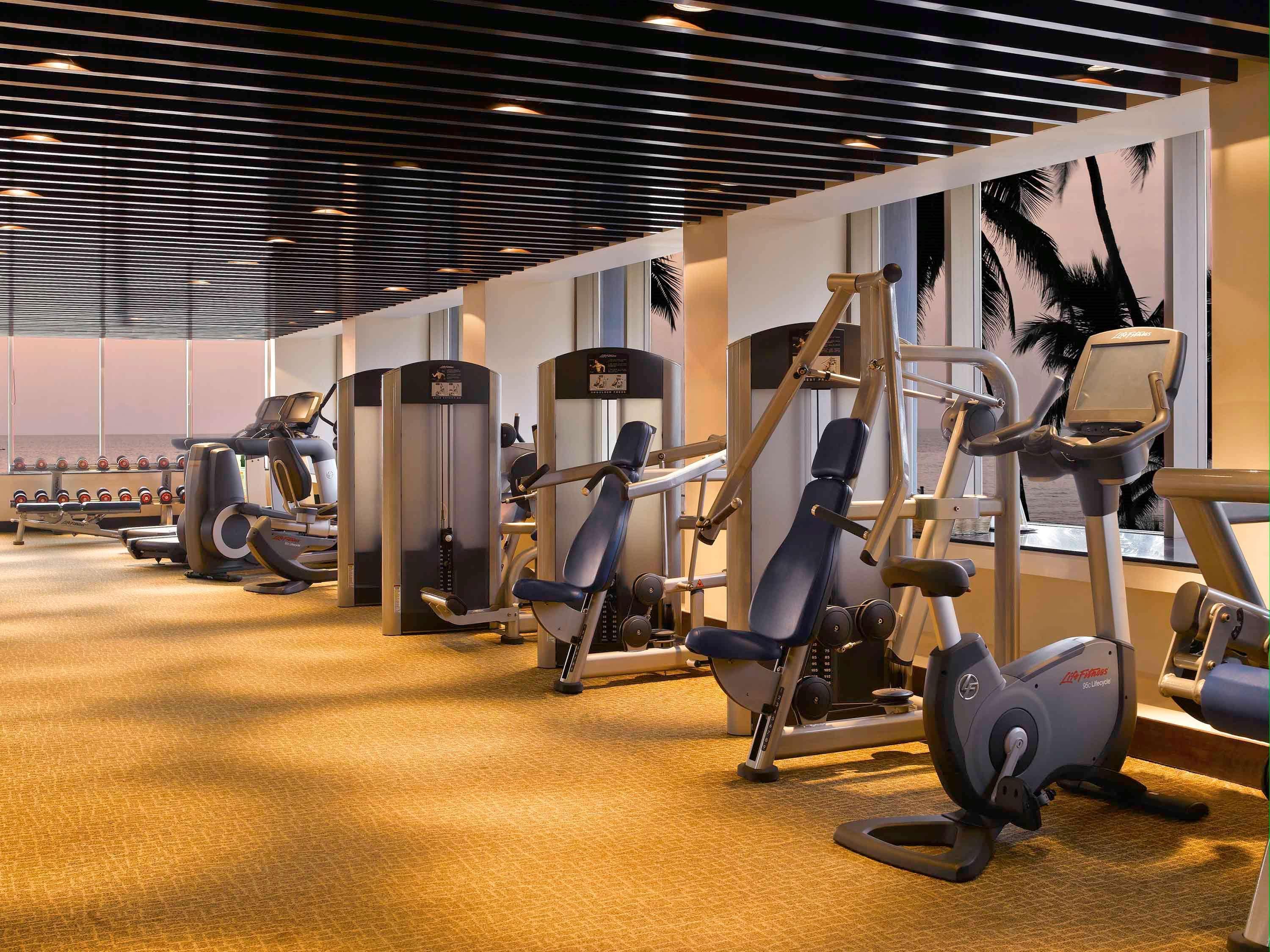 Novotel Mumbai Juhu Beach Exteriér fotografie The gym at the hotel
