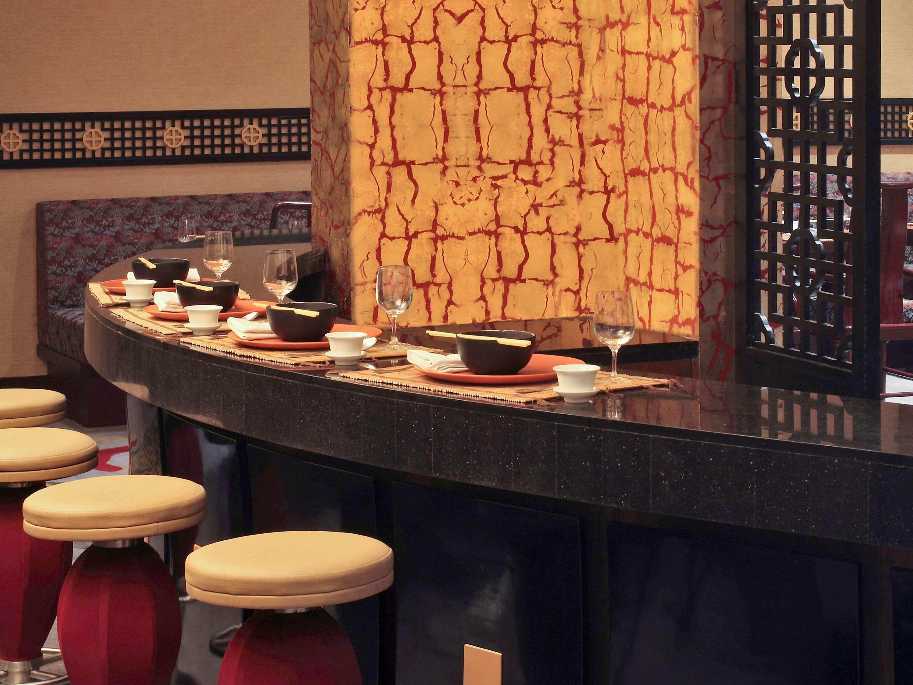 Novotel Mumbai Juhu Beach Exteriér fotografie A sushi bar