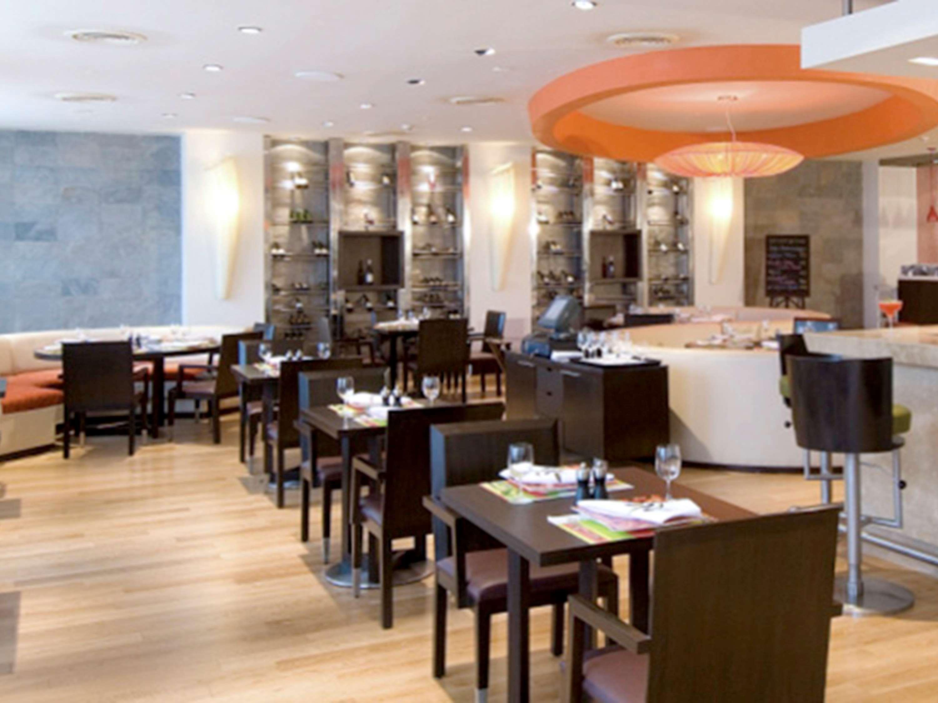 Novotel Mumbai Juhu Beach Exteriér fotografie Restaurant