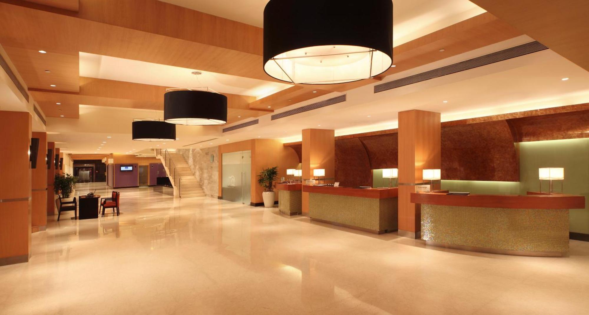 Novotel Mumbai Juhu Beach Exteriér fotografie The lobby of the hotel